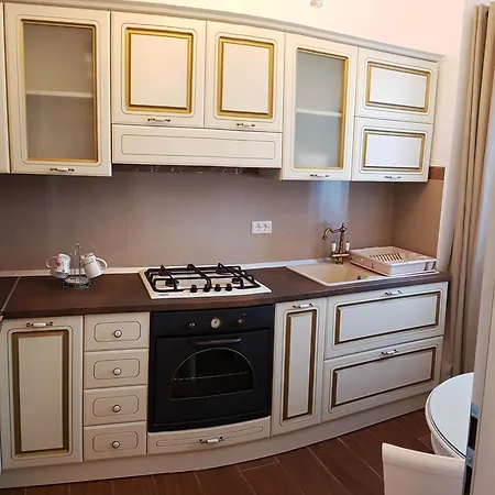 Orchid Lounge Studio Apartment *